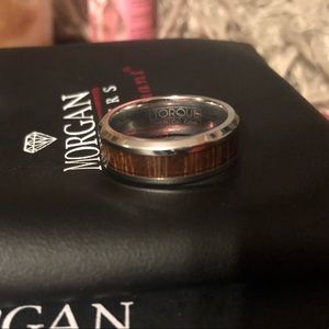 Men’s wedding ring